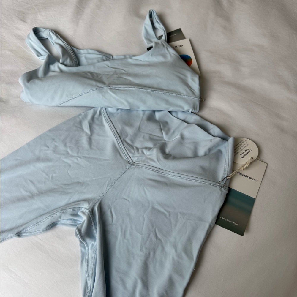 Vuori Sky Blue Workout Ensemble - never been worn